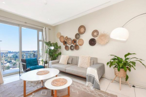 Tyrwhitt Luxury Apartment in Rosebank